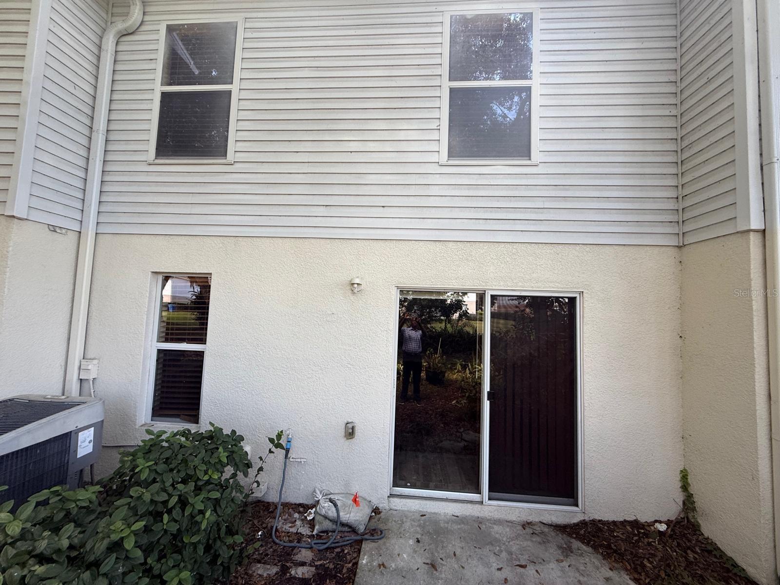 ASHBURN SQUARE TOWNHOMES - Residential Lease