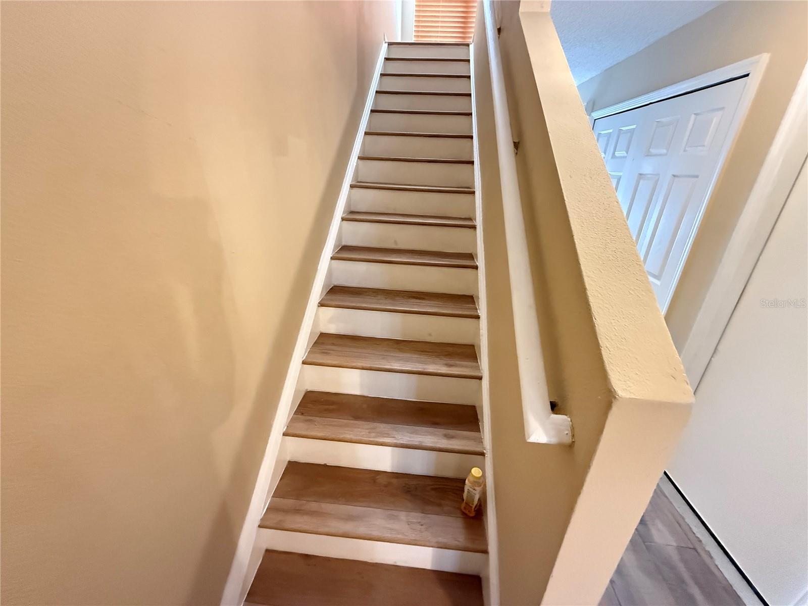 ASHBURN SQUARE TOWNHOMES - Residential Lease
