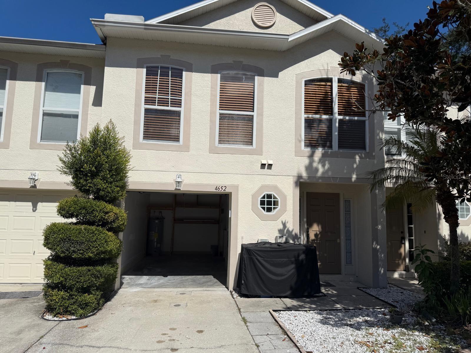 ASHBURN SQUARE TOWNHOMES - Residential Lease