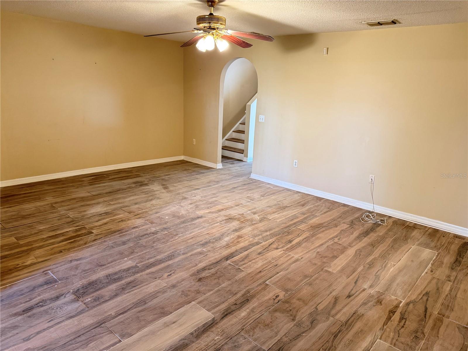 ASHBURN SQUARE TOWNHOMES - Residential Lease