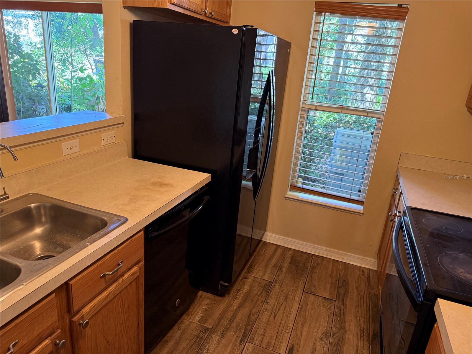 ASHBURN SQUARE TOWNHOMES - Residential Lease