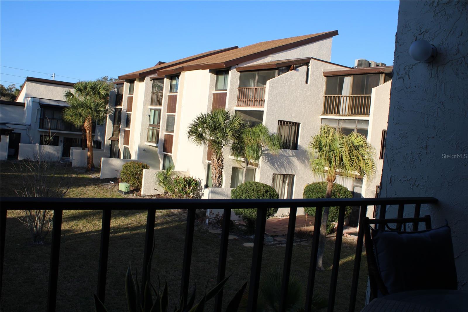 CHATEAU BELLEAIR CONDO - Residential