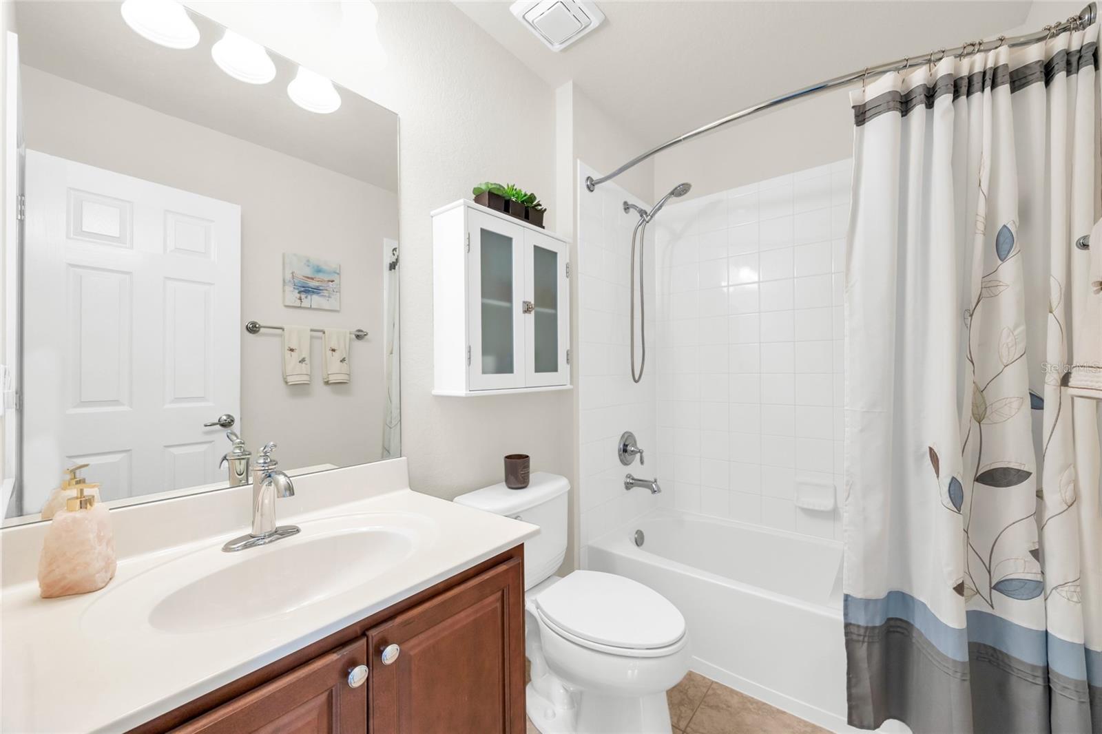 VILLAGEWALK/LK NONAB - Residential