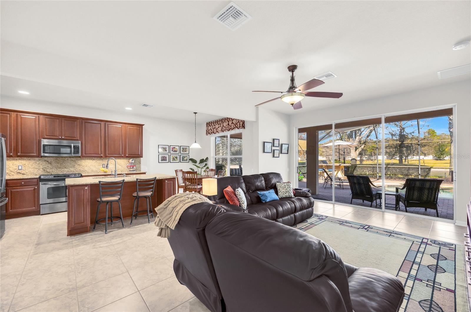 VILLAGEWALK/LK NONAB - Residential