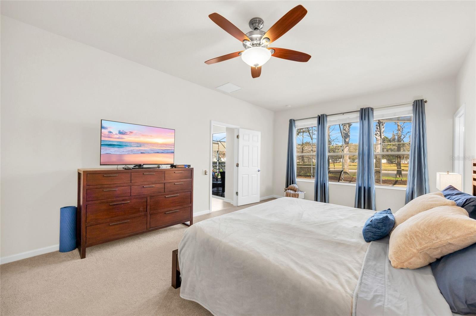 VILLAGEWALK/LK NONAB - Residential