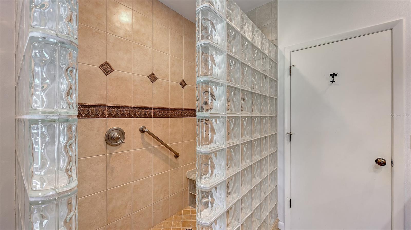 BENT TREE VLG - Residential