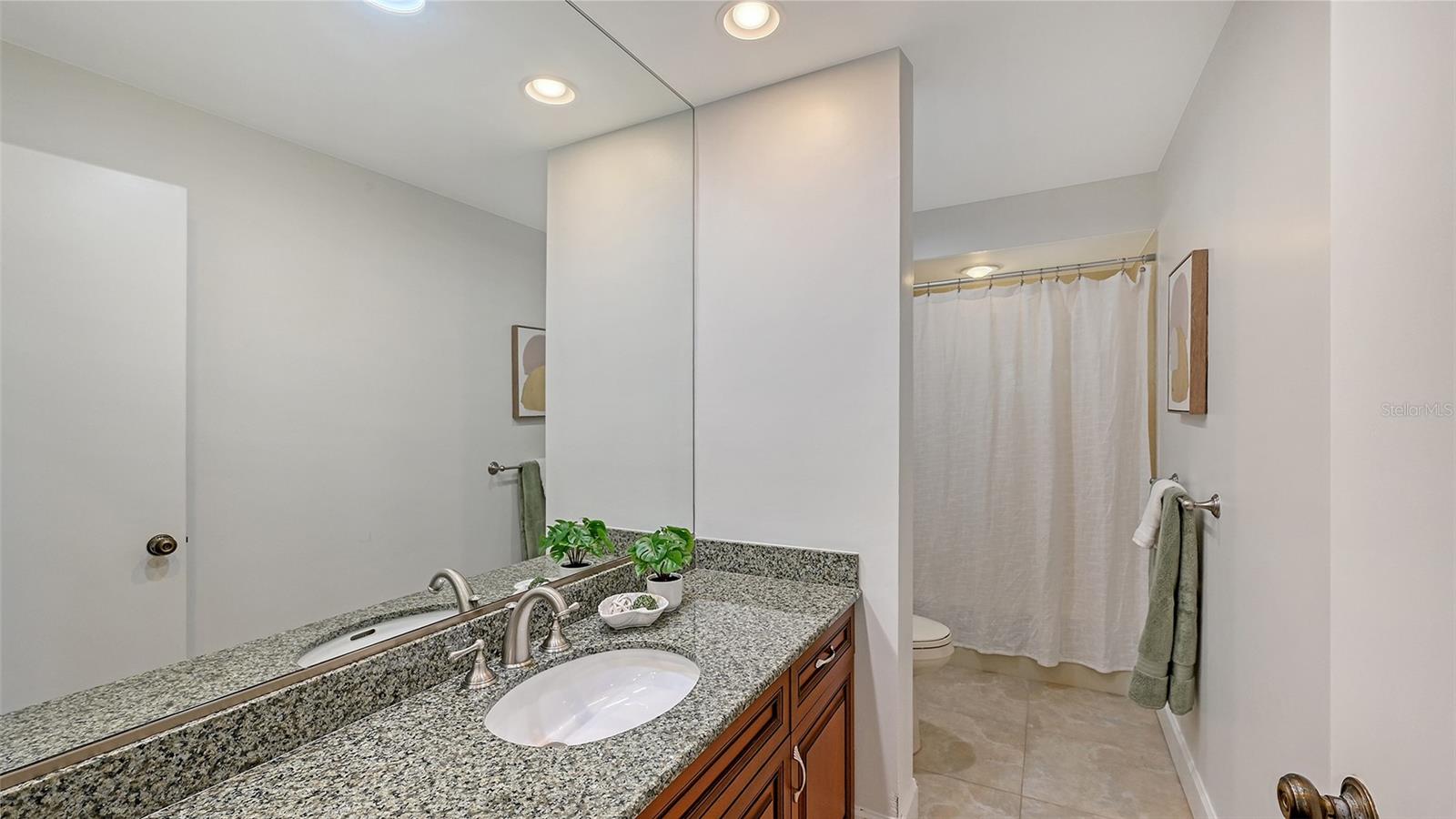 BENT TREE VLG - Residential