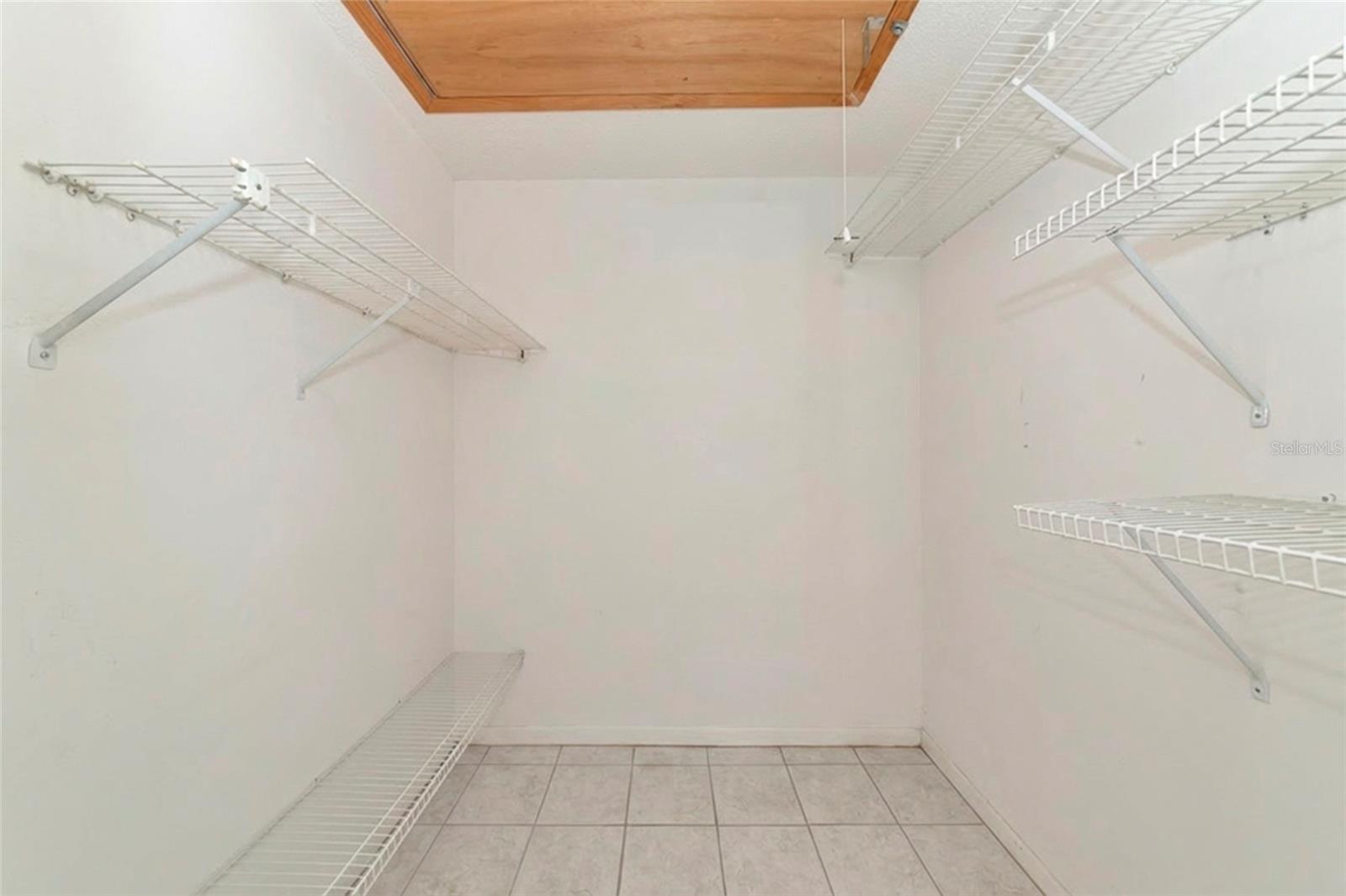 SHOREWALK BATH & TENNIS CLUB 5 - Residential