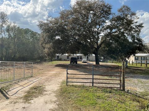 A home in LAKELAND