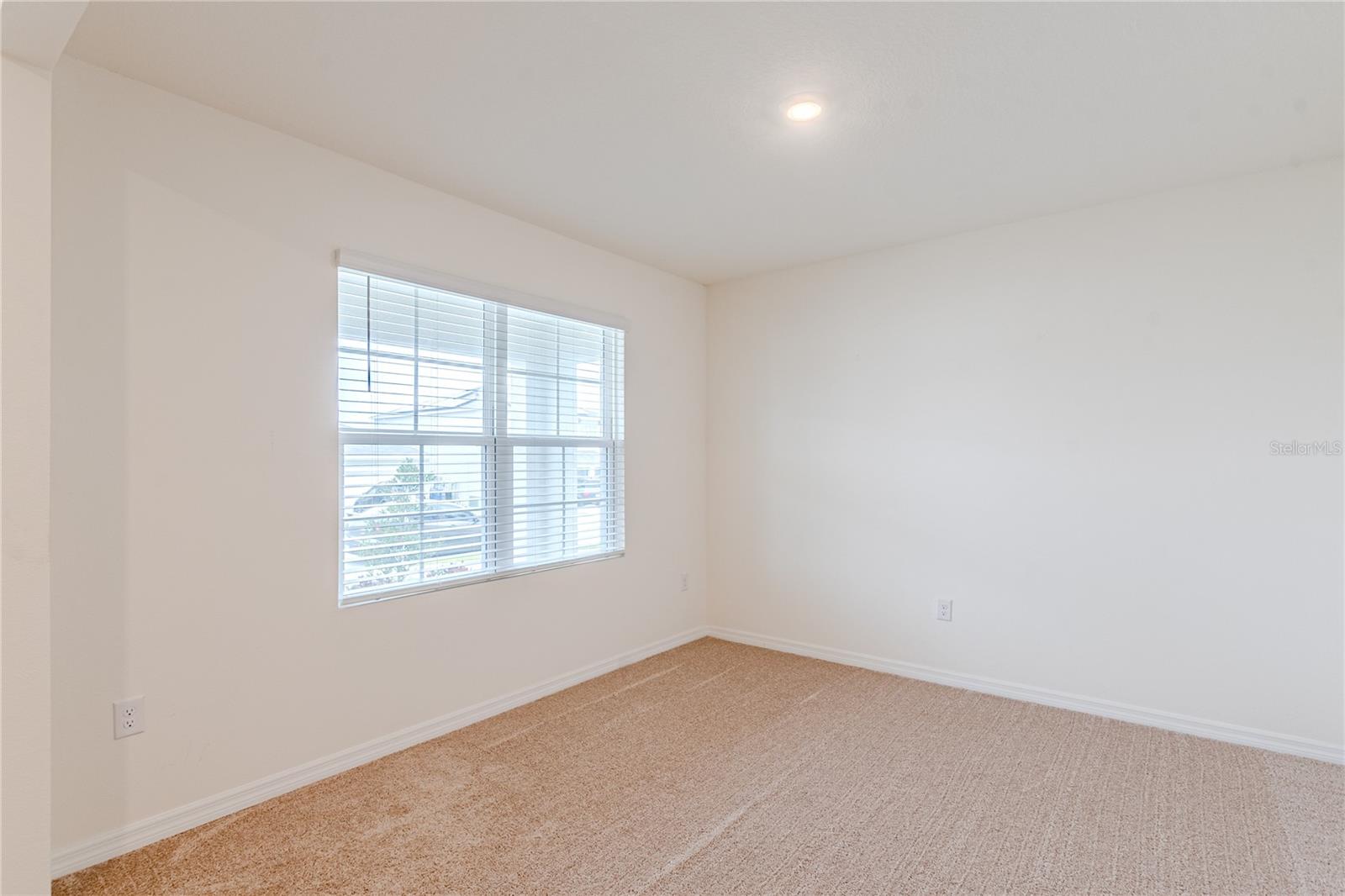 460 BOARDWALK AVENUE