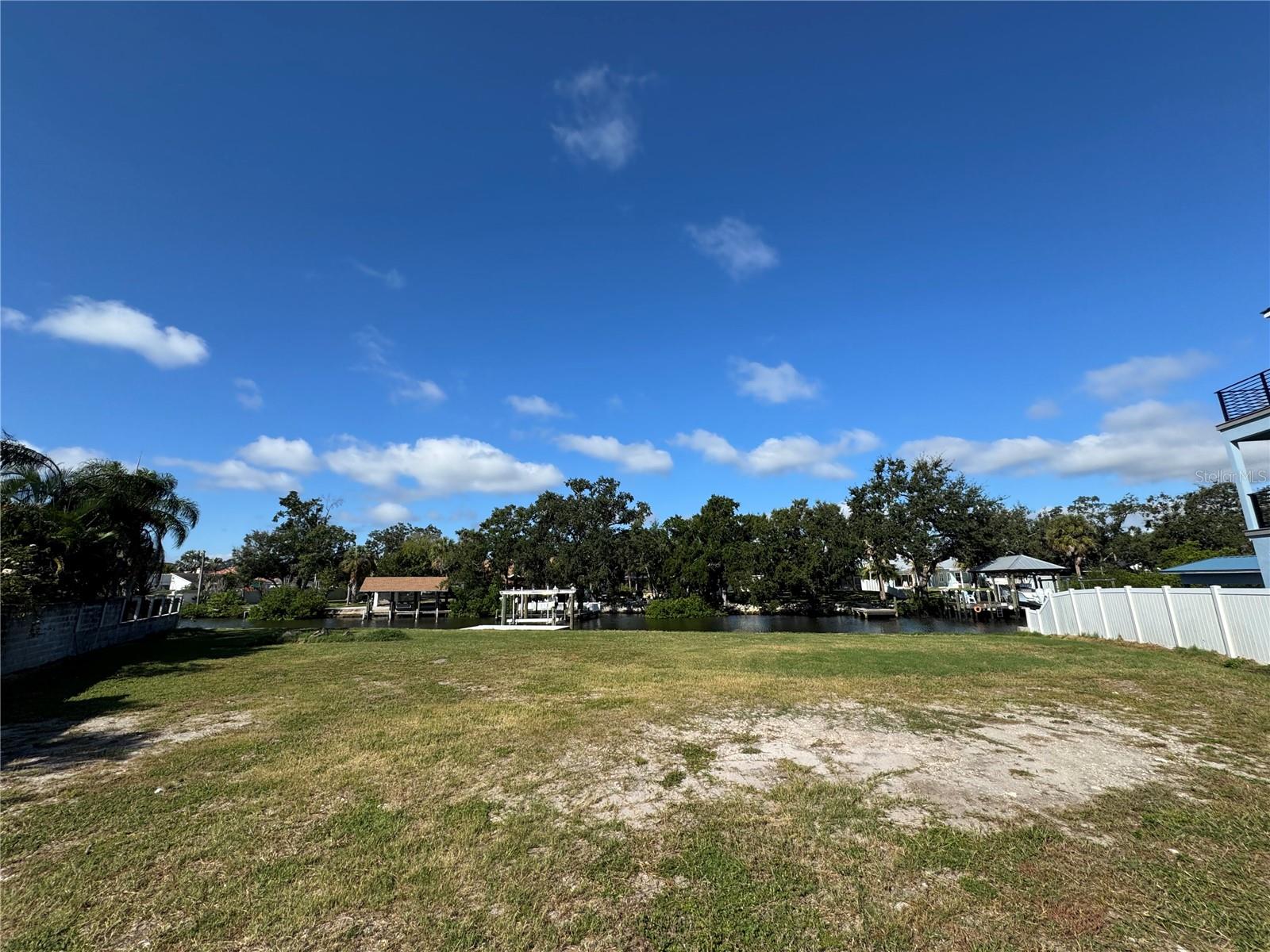BAY CREST PARK UNIT 01 - Land