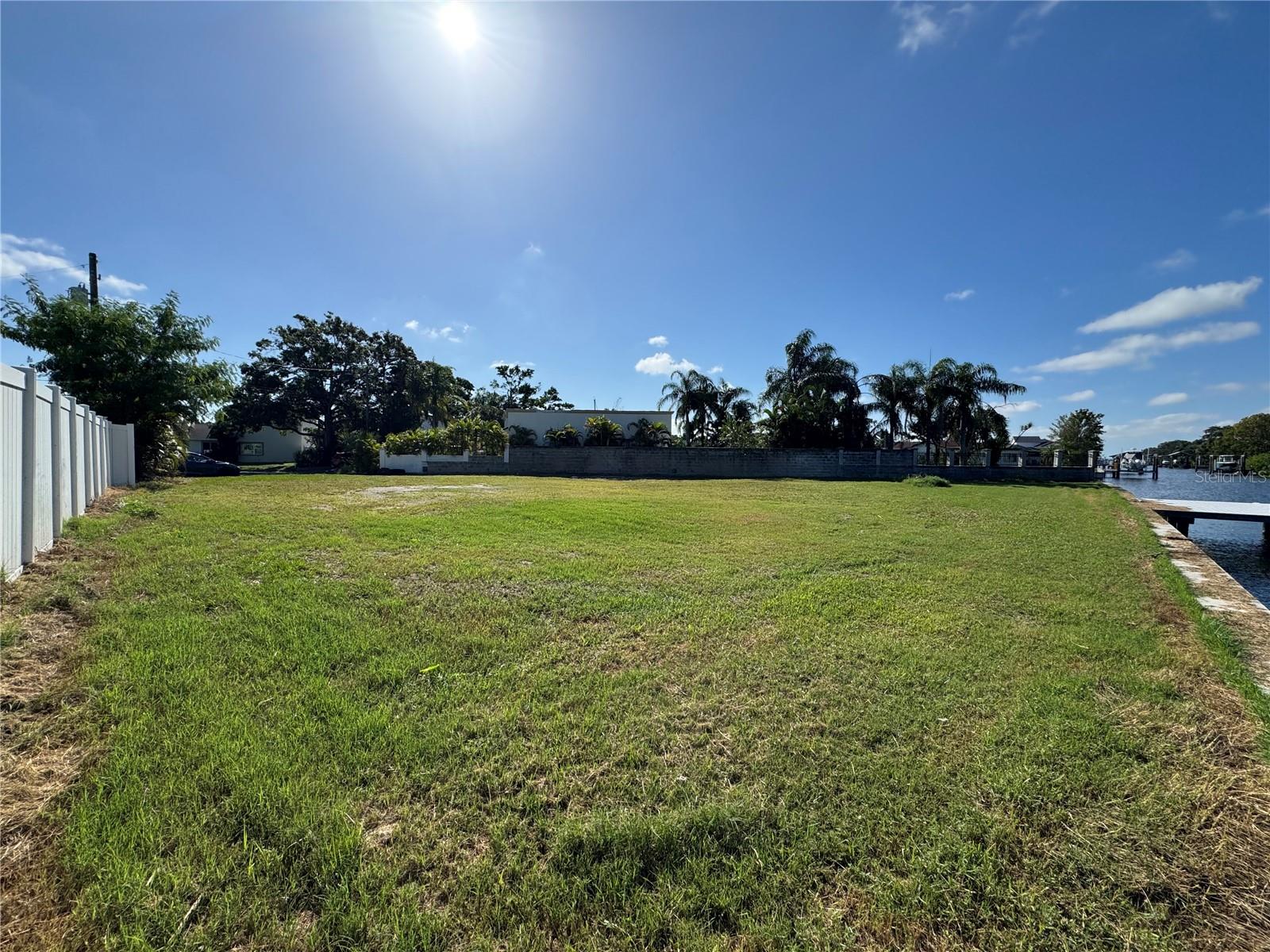 BAY CREST PARK UNIT 01 - Land