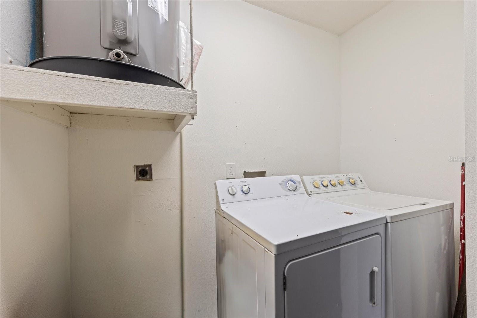 MOON LAKE ESTATES - Residential