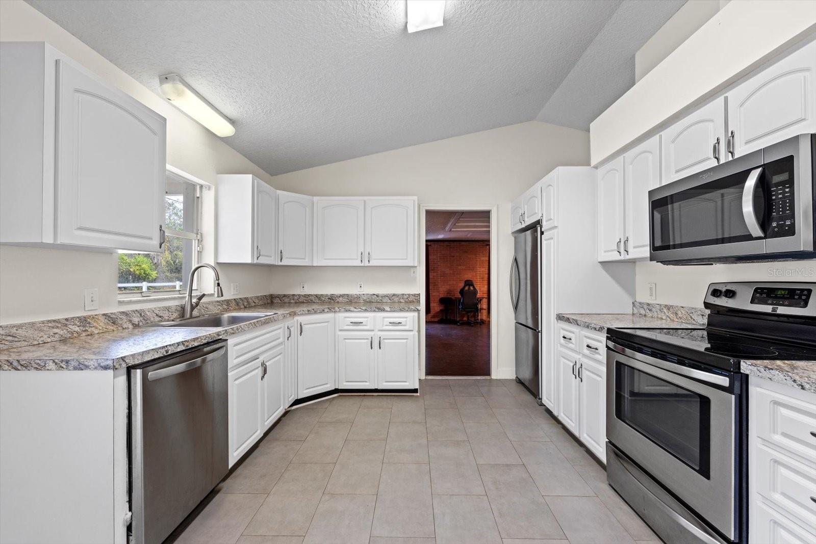 MOON LAKE ESTATES - Residential