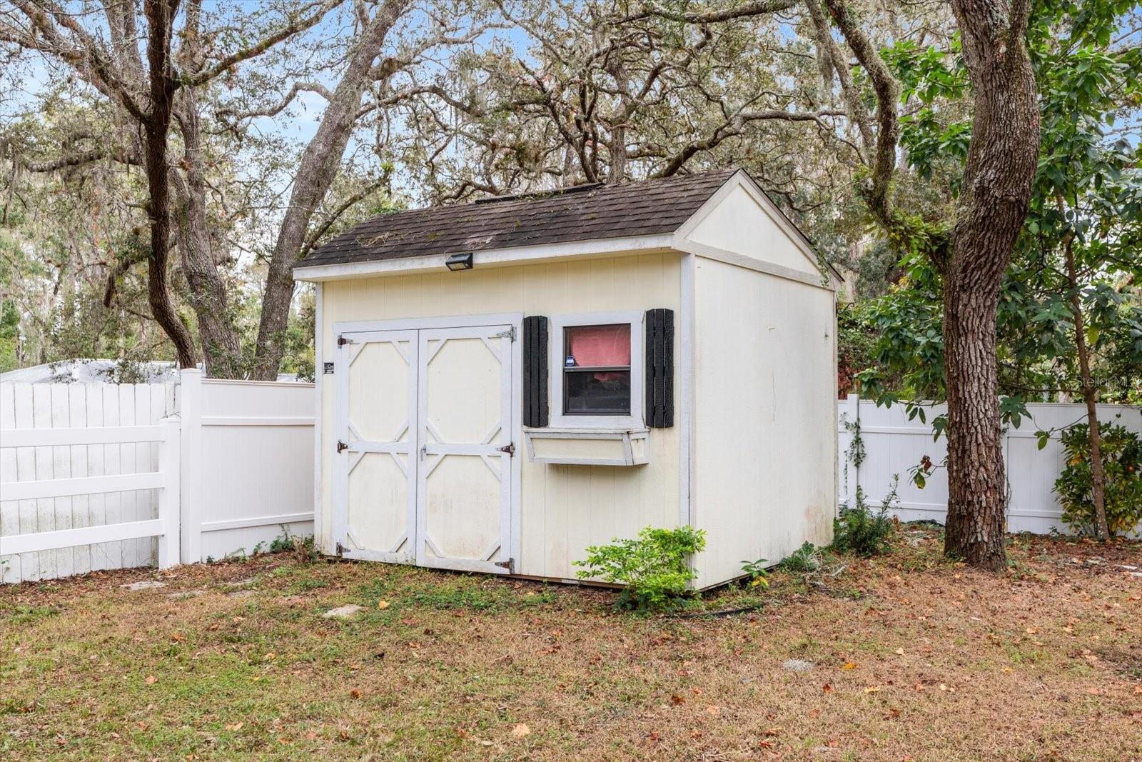 MOON LAKE ESTATES - Residential