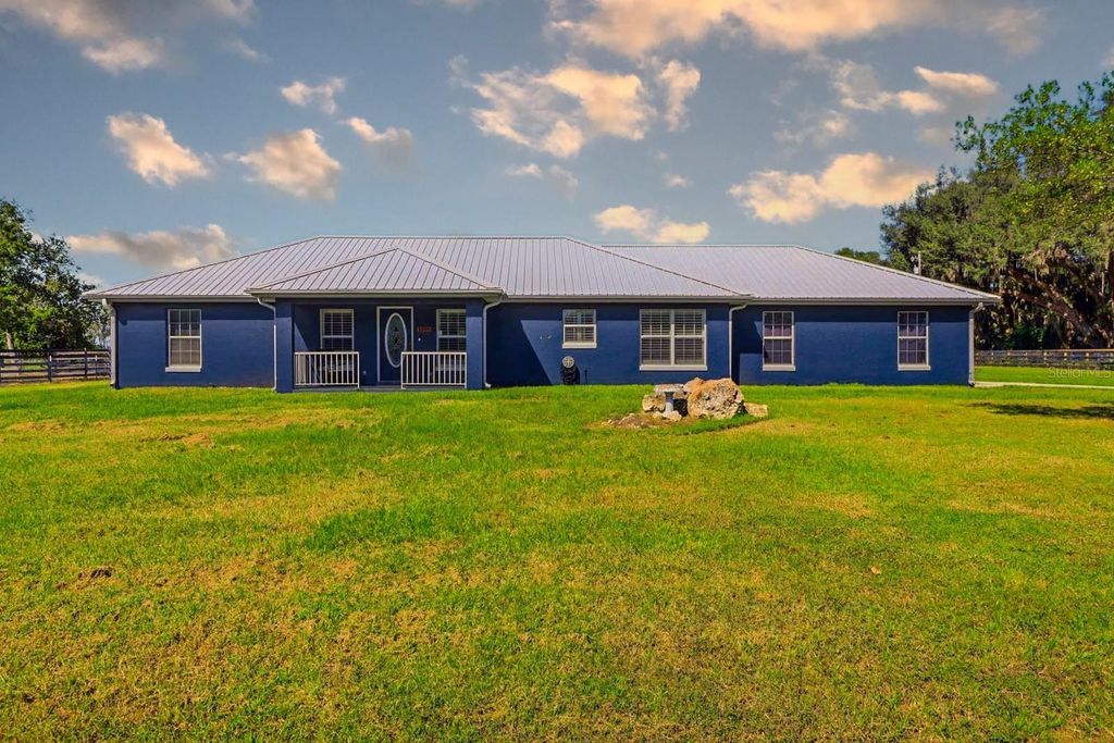 Photo of 5485 SE 145th Street, Summerfield, FL 34491 (MLS # TB8441372)