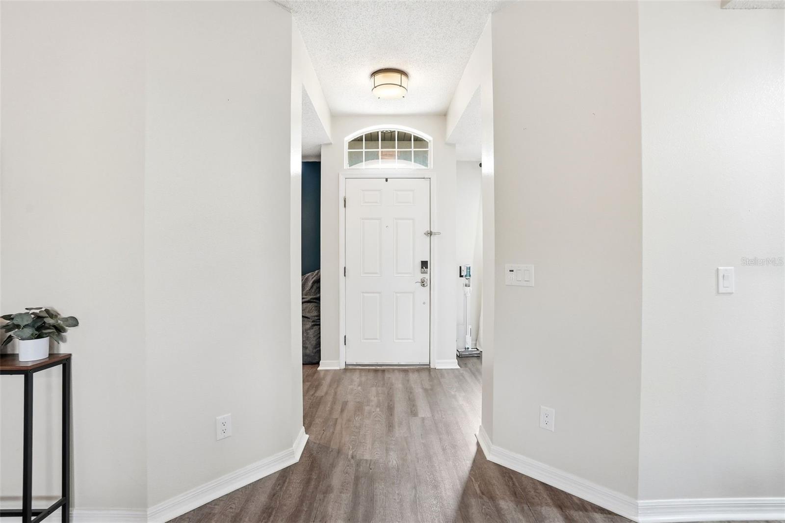 1917 SOUTHERN OAK LOOP