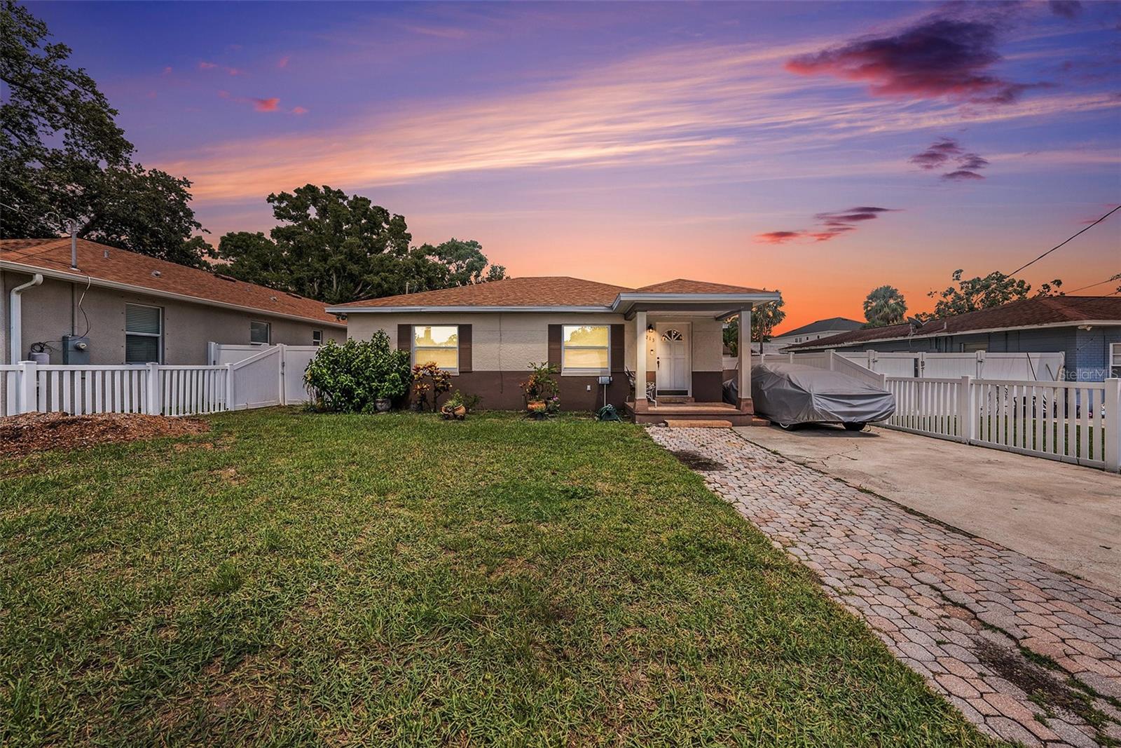 Charming 2bed, 1bath home, nestled in a peaceful neighborhood. This home features hard wood floors throughout the living, dining and bedrooms, ceramic tile in the kitchen and bathroom. The kitchen offers ample cabinet space, granite counters, breakfast bar, new stainless-steel fridge and cooktop stove overlooking the dining area. You also have a mud room with additional storage space as well as front load washer and dryer. Water, sewer, trash and electric* included with rent!! This is a multi-unit property. You will have exclusive access to the driveway and front yard. All of this in a great area, with fantastic schools (Mitchell, Wilson, Plant) and within aprox. 3mi of Downtown Tampa, Hyde Park, Water Street, Channelside, International Mall, Tampa International Airport, as well as endless dining and entertainment options. You will also be 2mi from I-275 and the Howard Franklin or Causeway bridge.