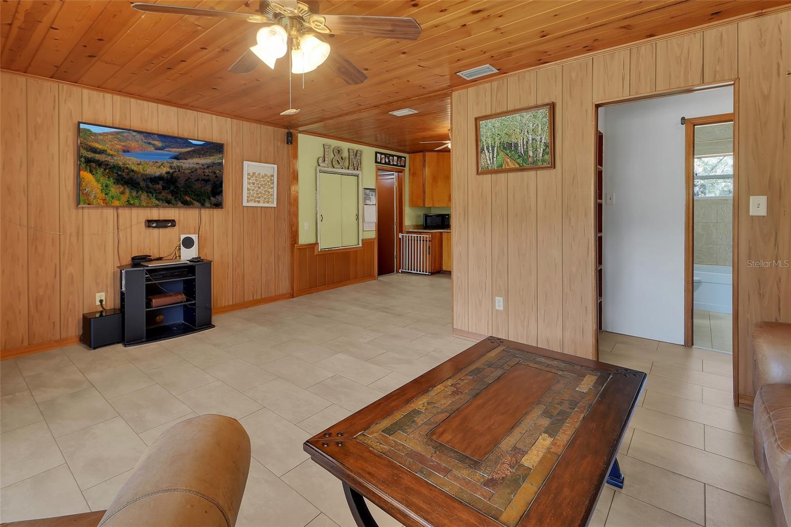 GLENWOOD MANOR FARMS UNREC 208 - Residential