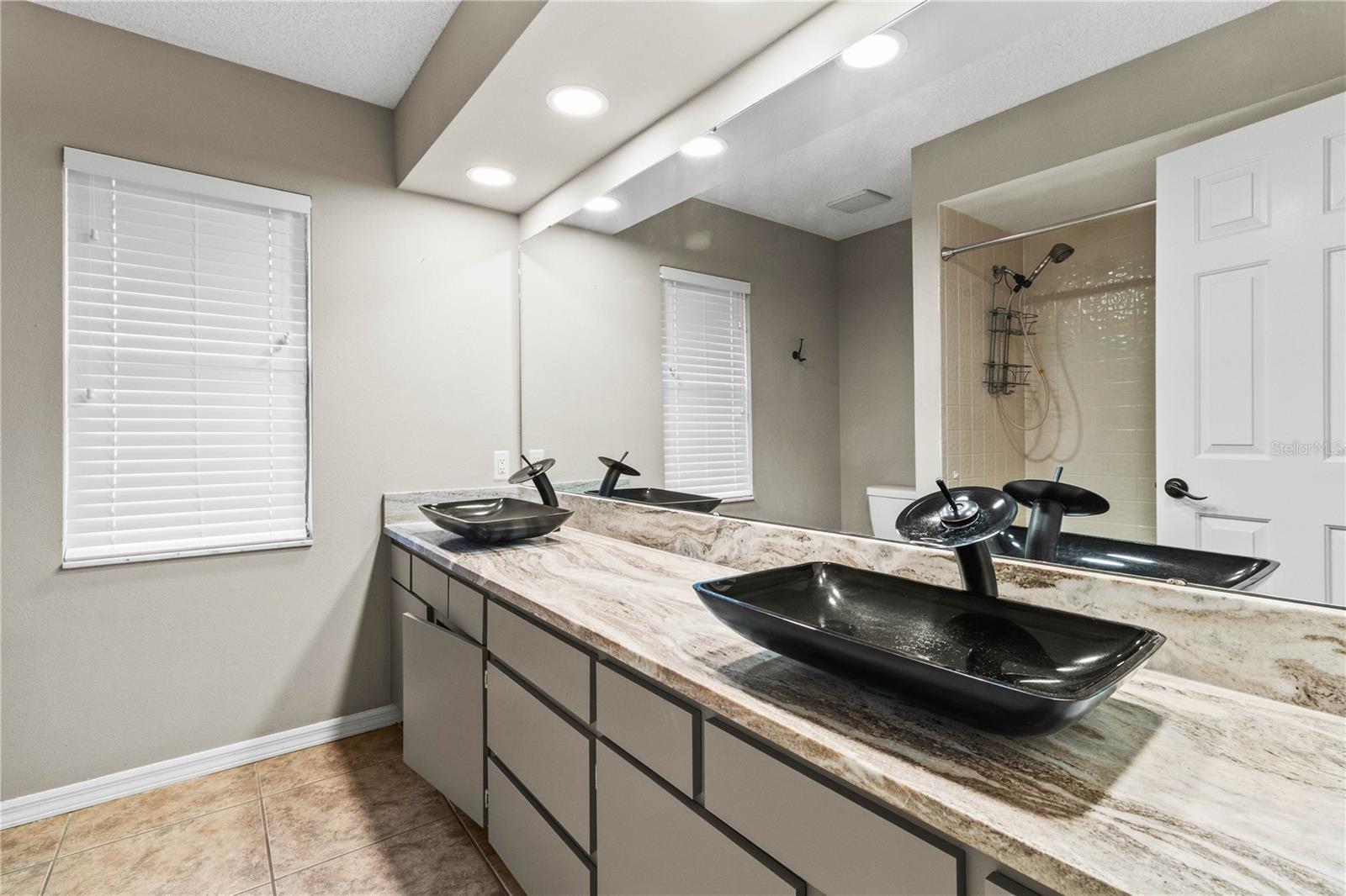 CHRISTINA WOODS PH 09 - Residential