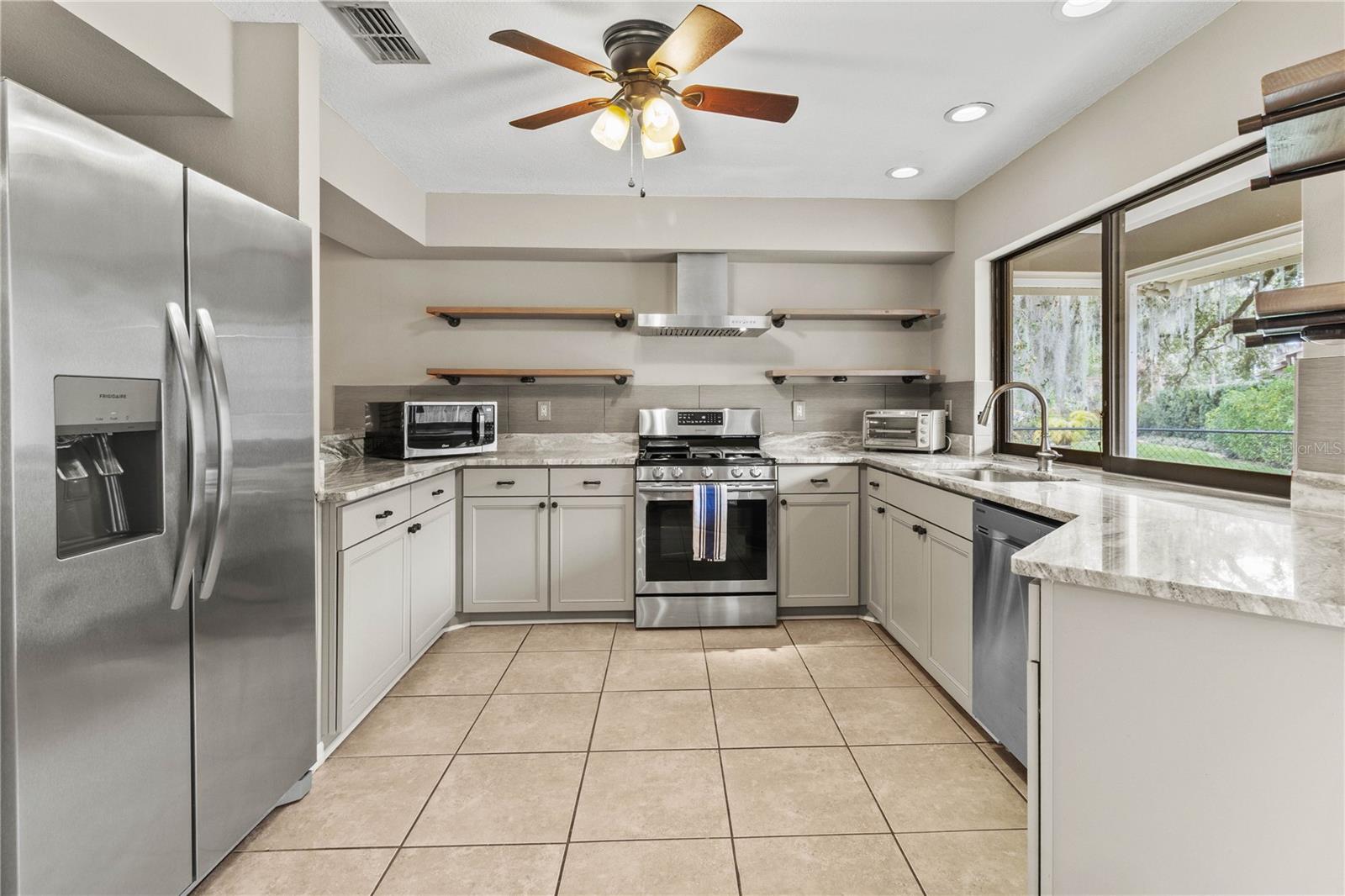 CHRISTINA WOODS PH 09 - Residential