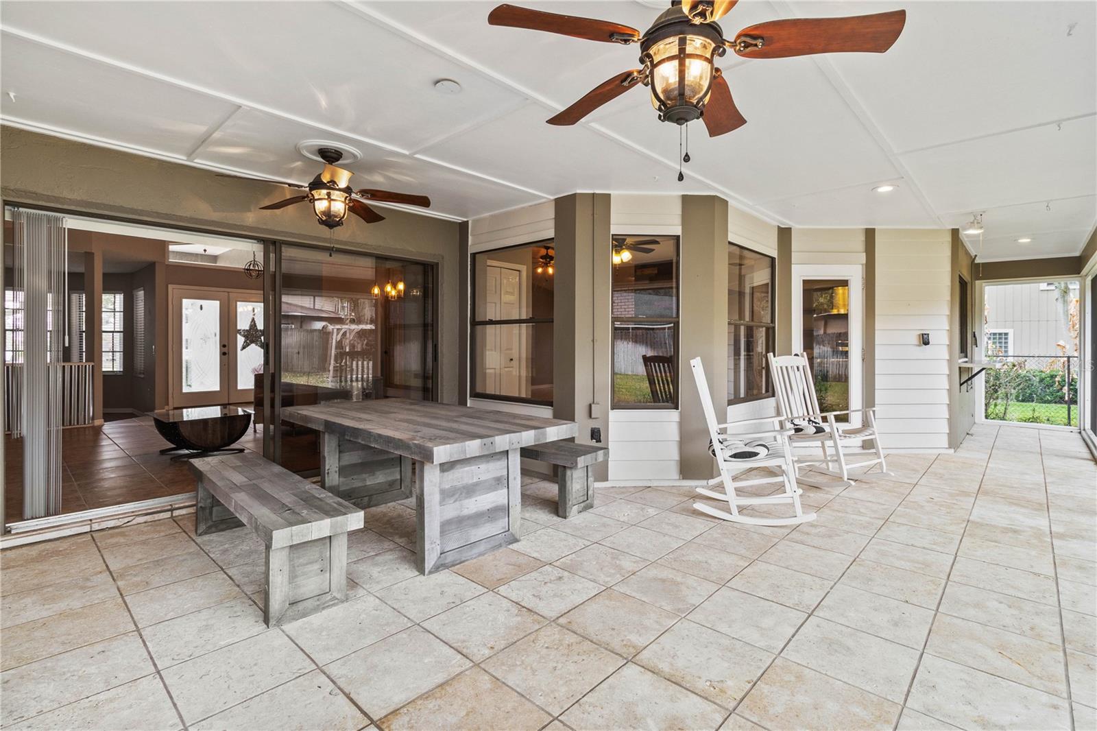 CHRISTINA WOODS PH 09 - Residential