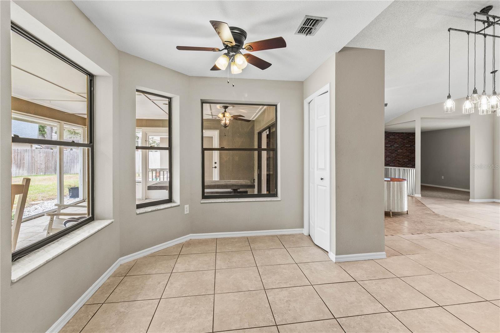 CHRISTINA WOODS PH 09 - Residential