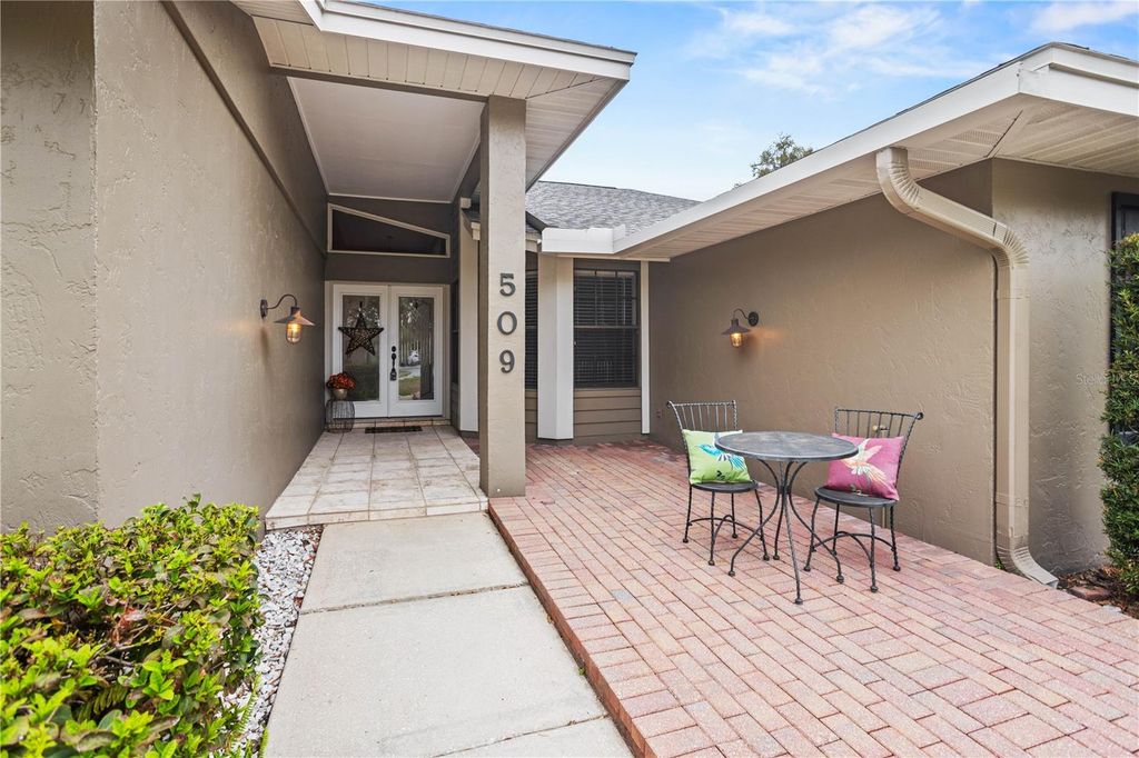 Photo of 509 Century Oak Court, Lakeland, FL 33813 (MLS # L4959846)