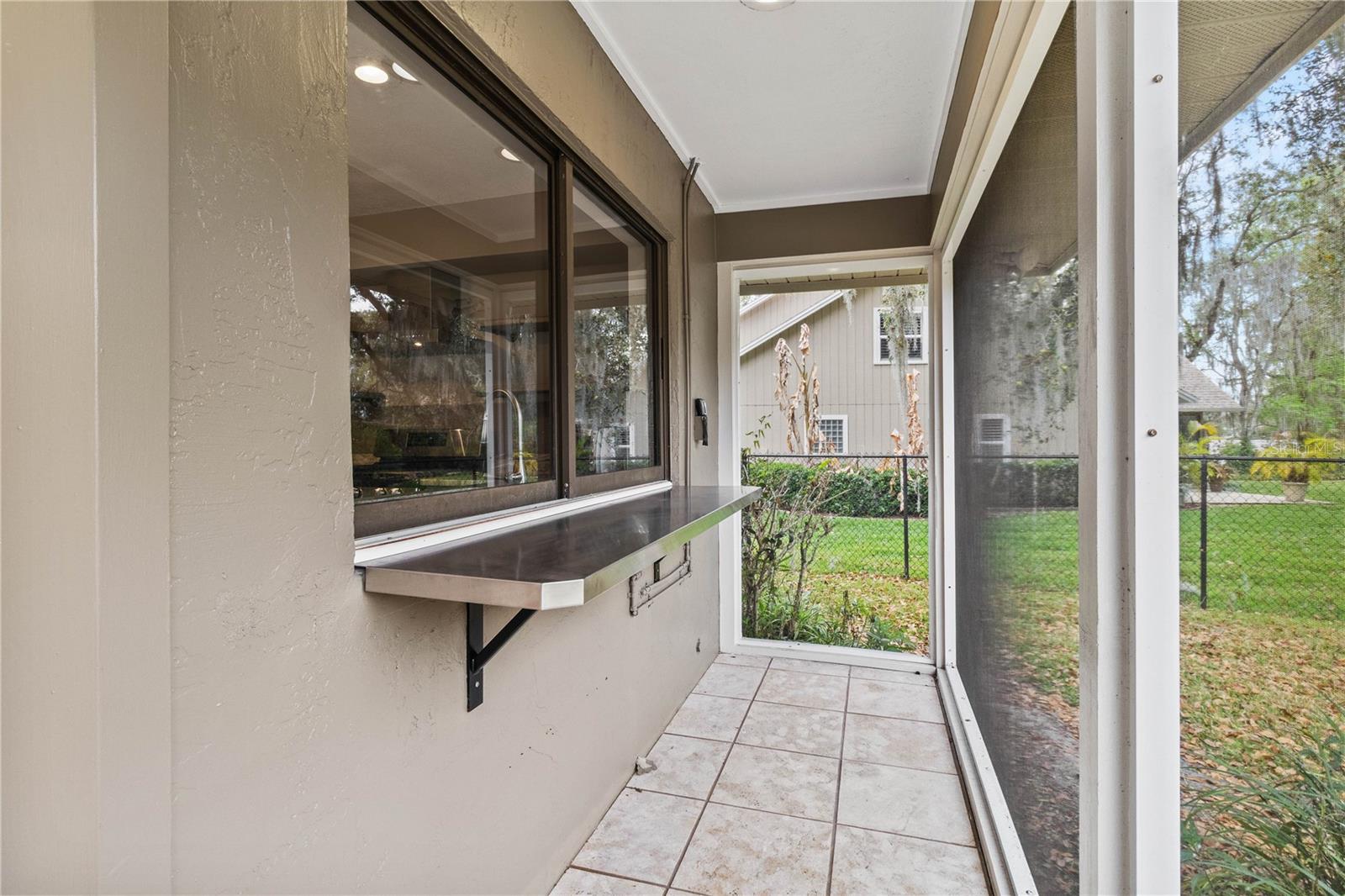 CHRISTINA WOODS PH 09 - Residential