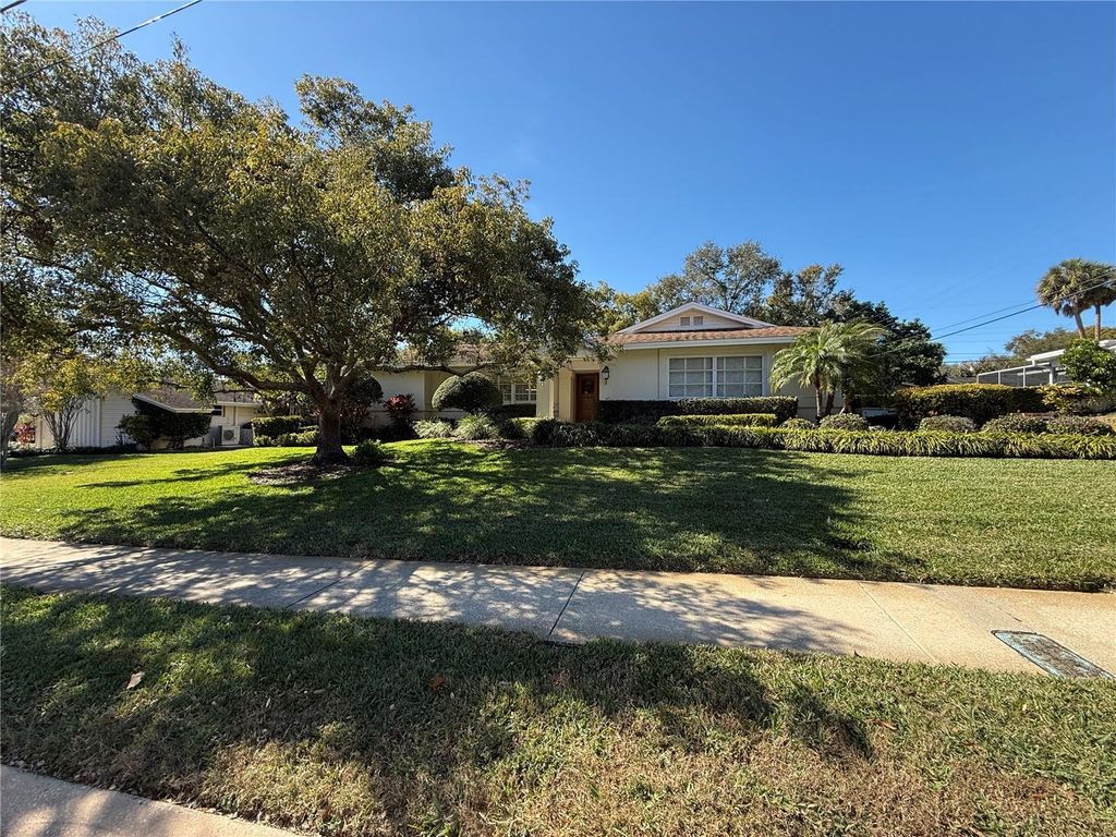 Photo of 1000 Spencer Avenue, Clearwater, FL 33756 (MLS # J997432)