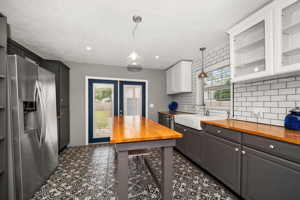 Photo of 310 N Lincoln Avenue, Clearwater, FL 33755 (MLS # TB8393523)