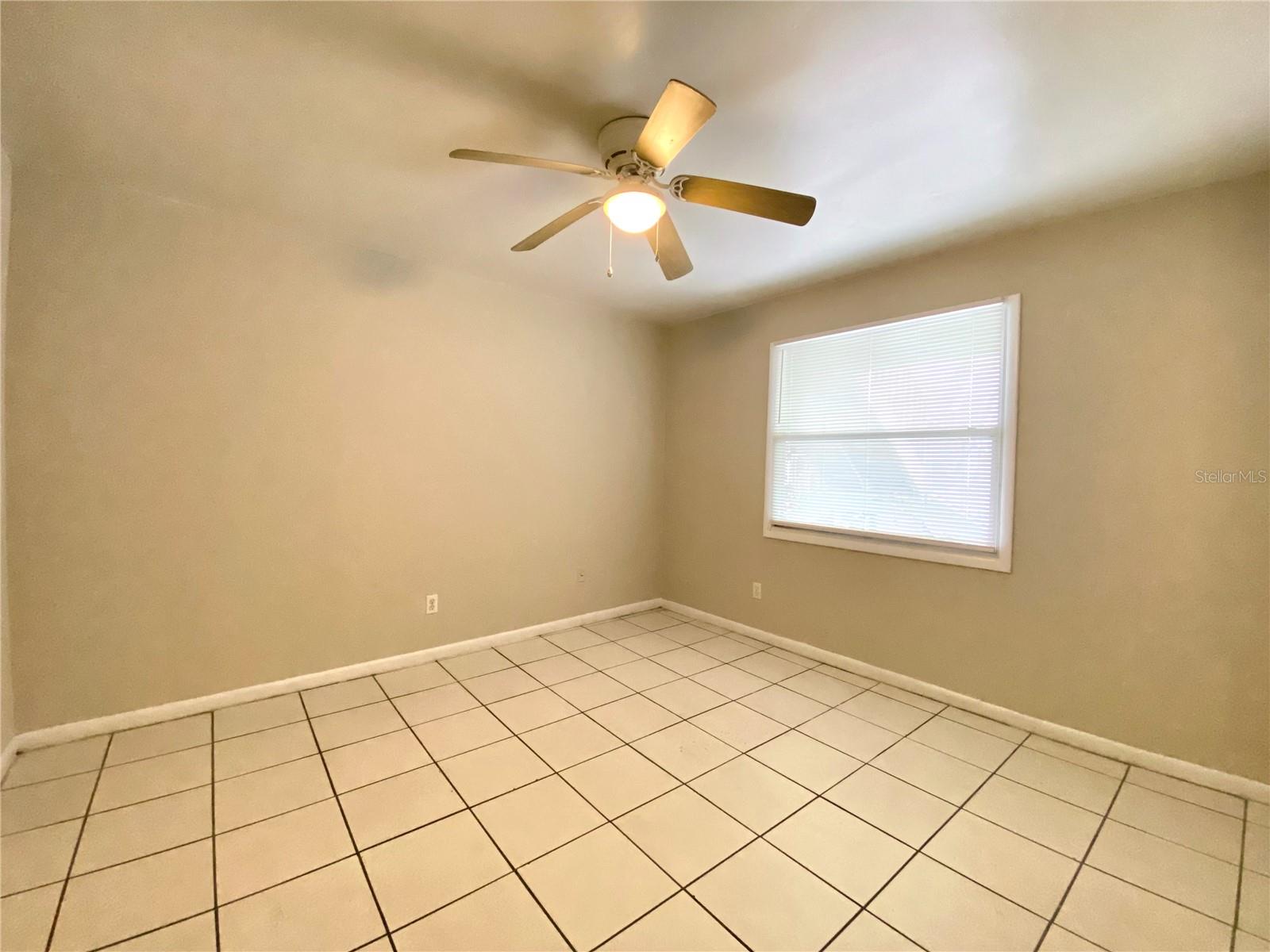 CURRY FORD STUDIOS - Residential Lease