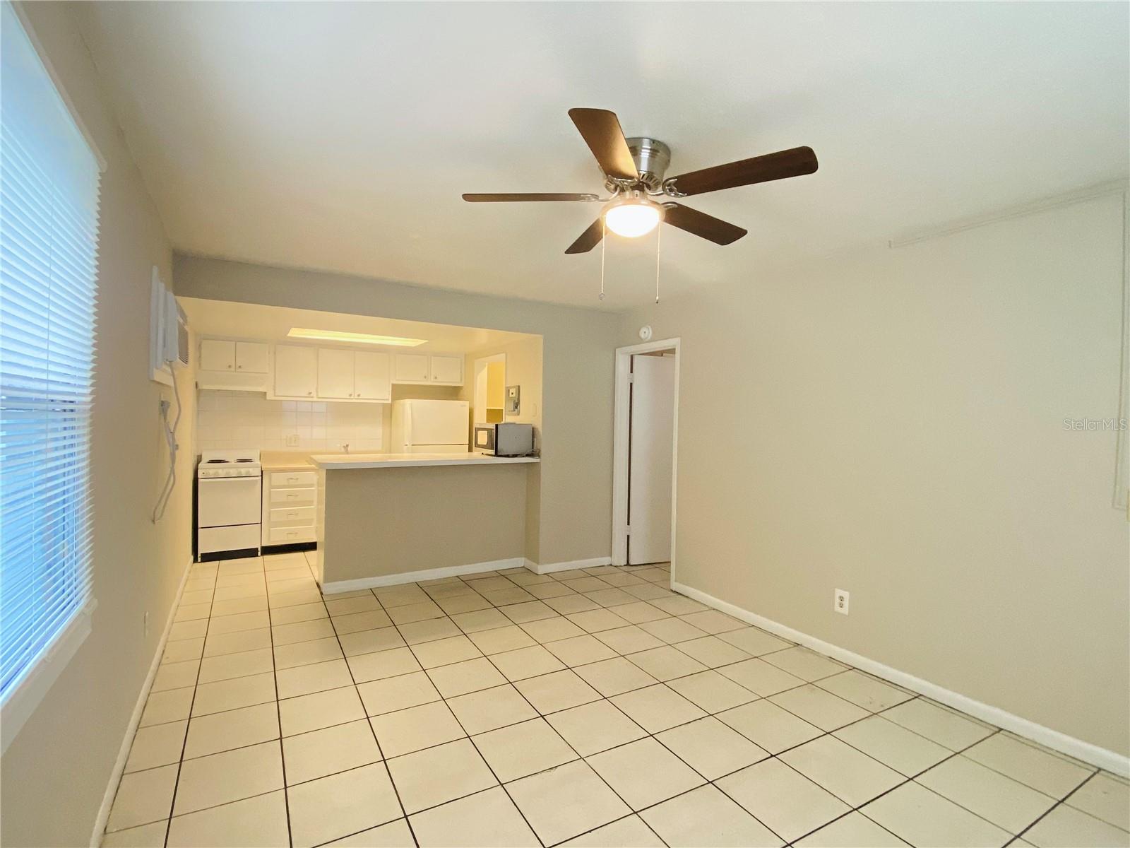 CURRY FORD STUDIOS - Residential Lease