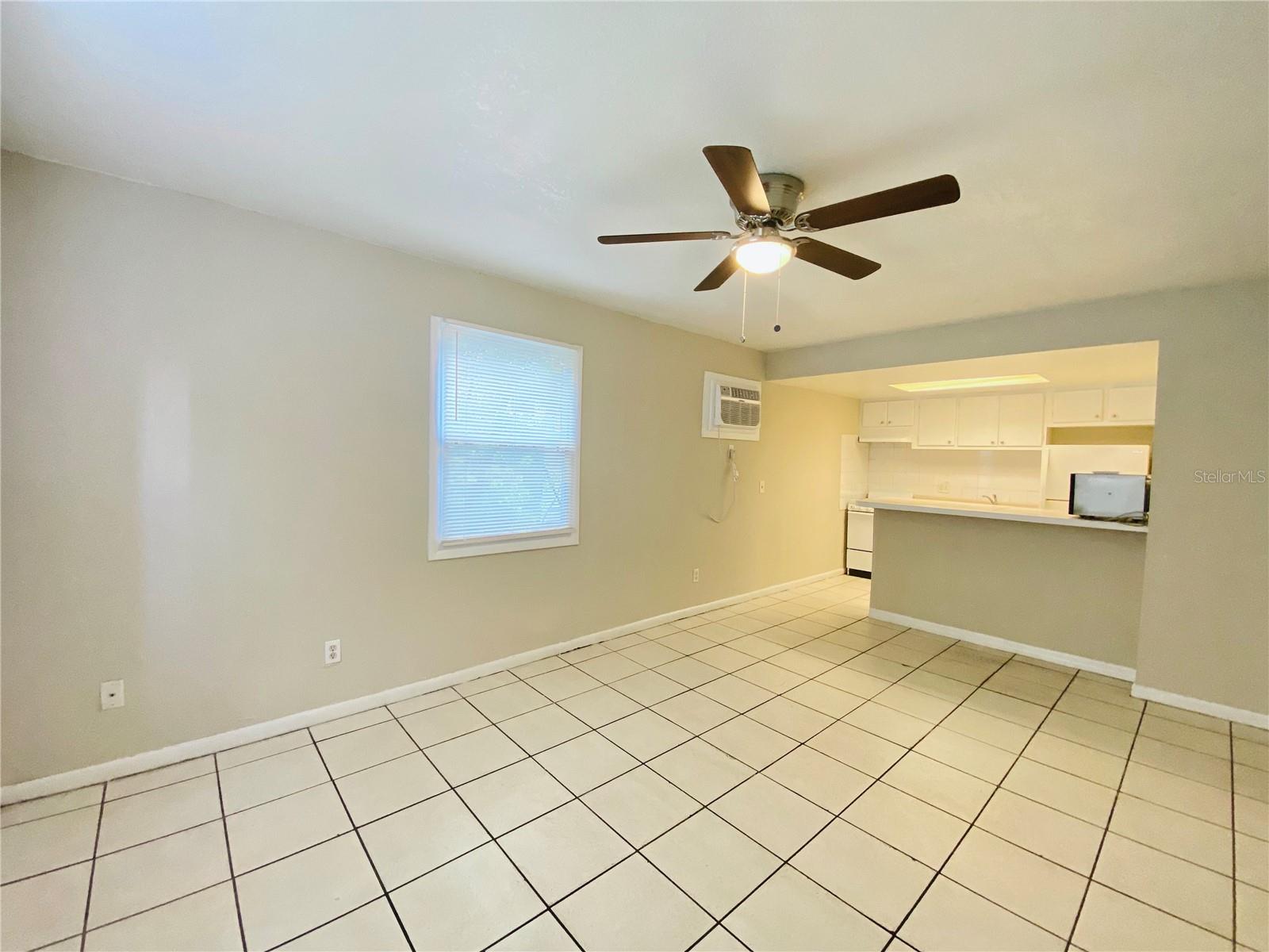 CURRY FORD STUDIOS - Residential Lease