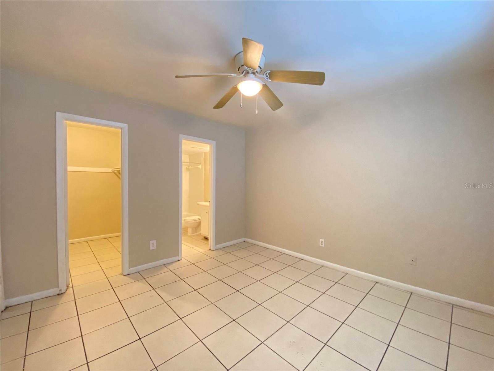 CURRY FORD STUDIOS - Residential Lease