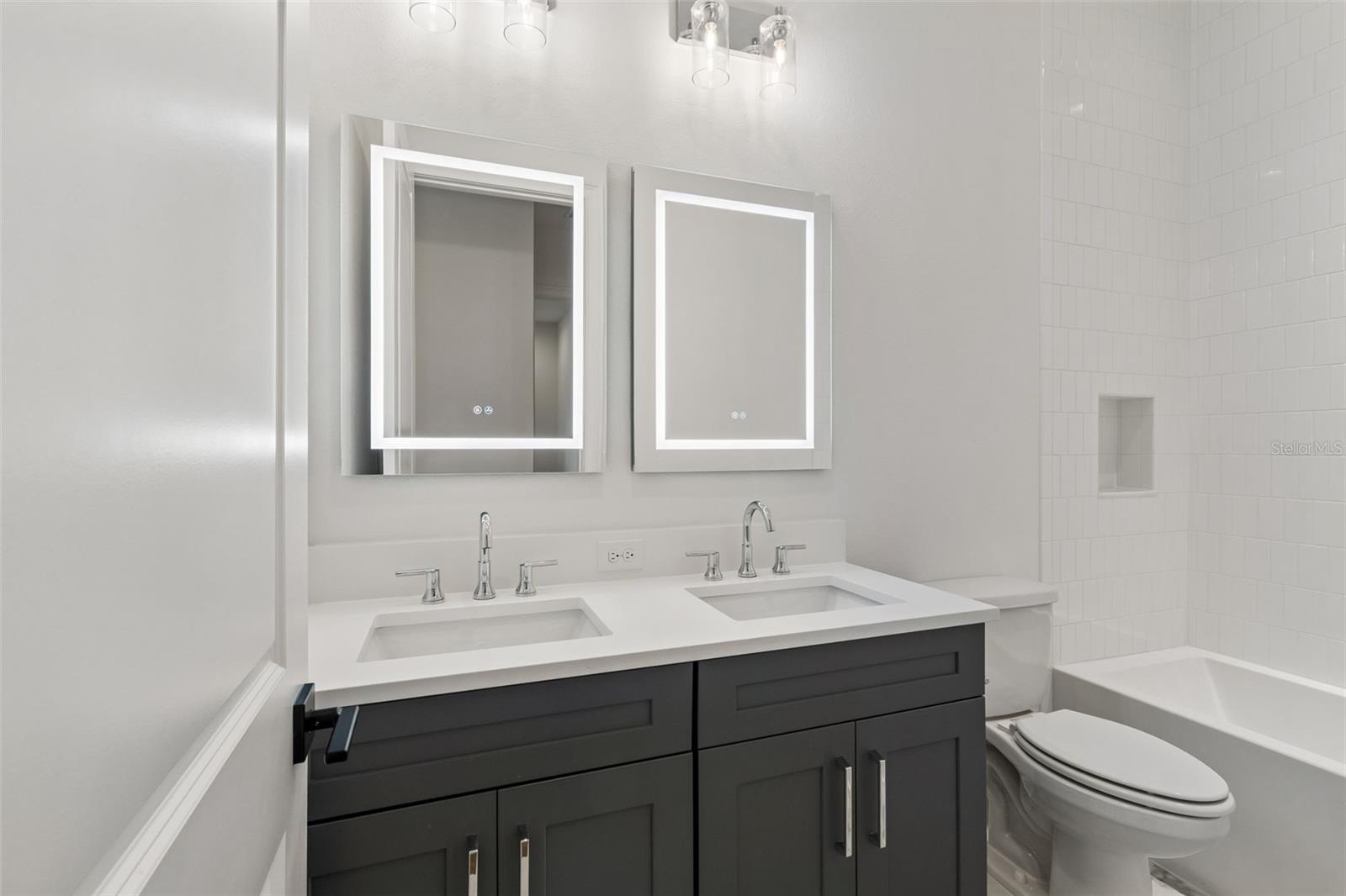 BAYVIEW HOMES - Residential