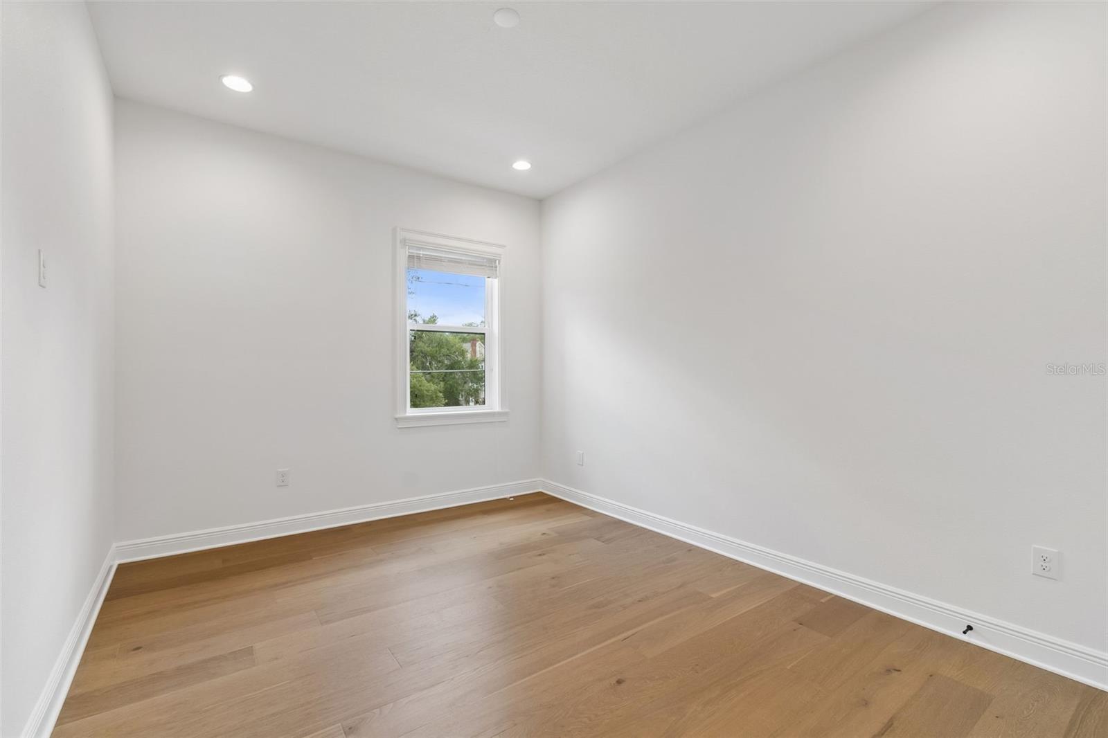 BAYVIEW HOMES - Residential