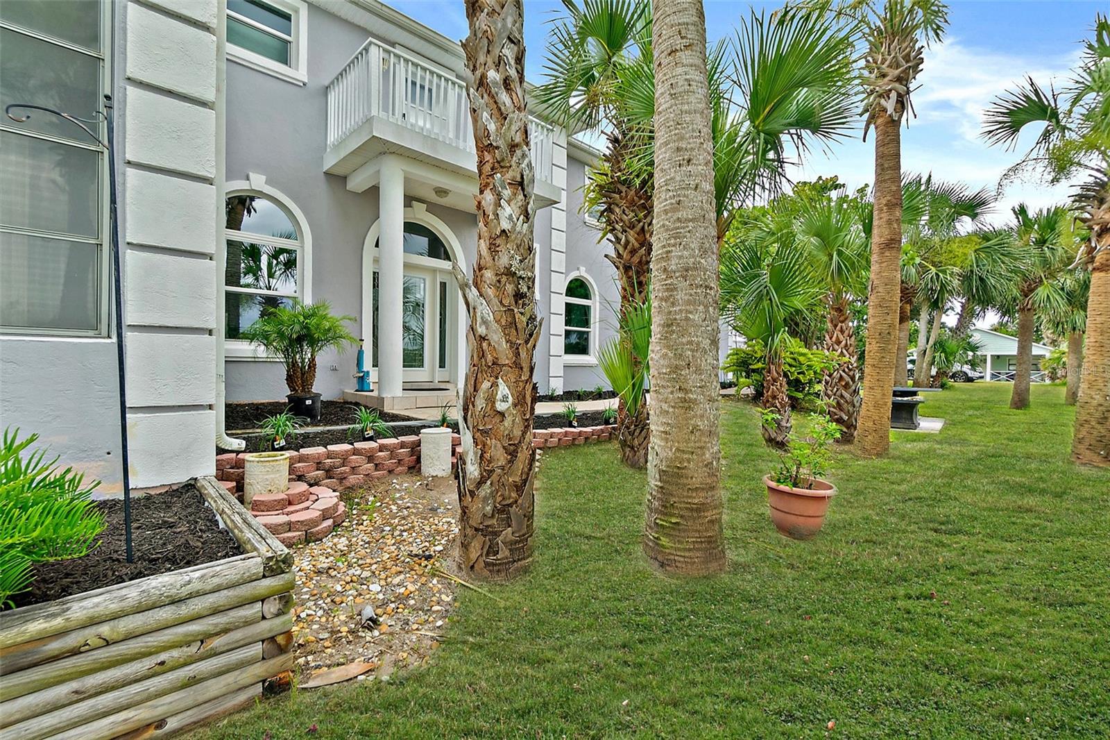 SUNRISE BEACH - Residential