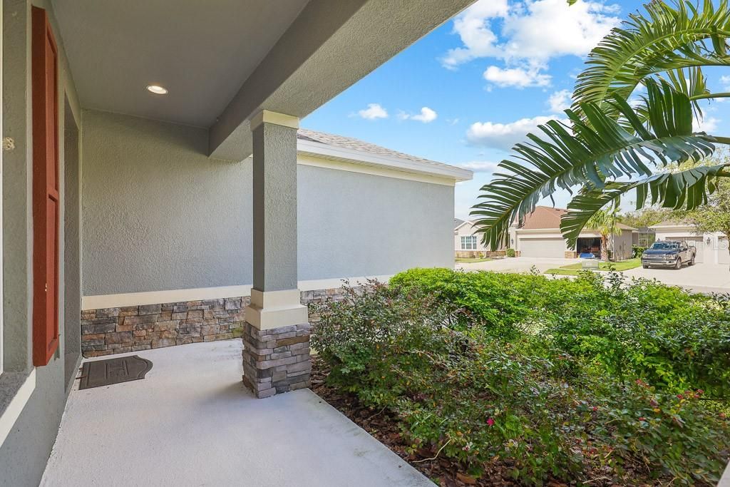 Photo of 17718 Bright Wheat Drive, Lithia, FL 33547 (MLS # TB8505251)
