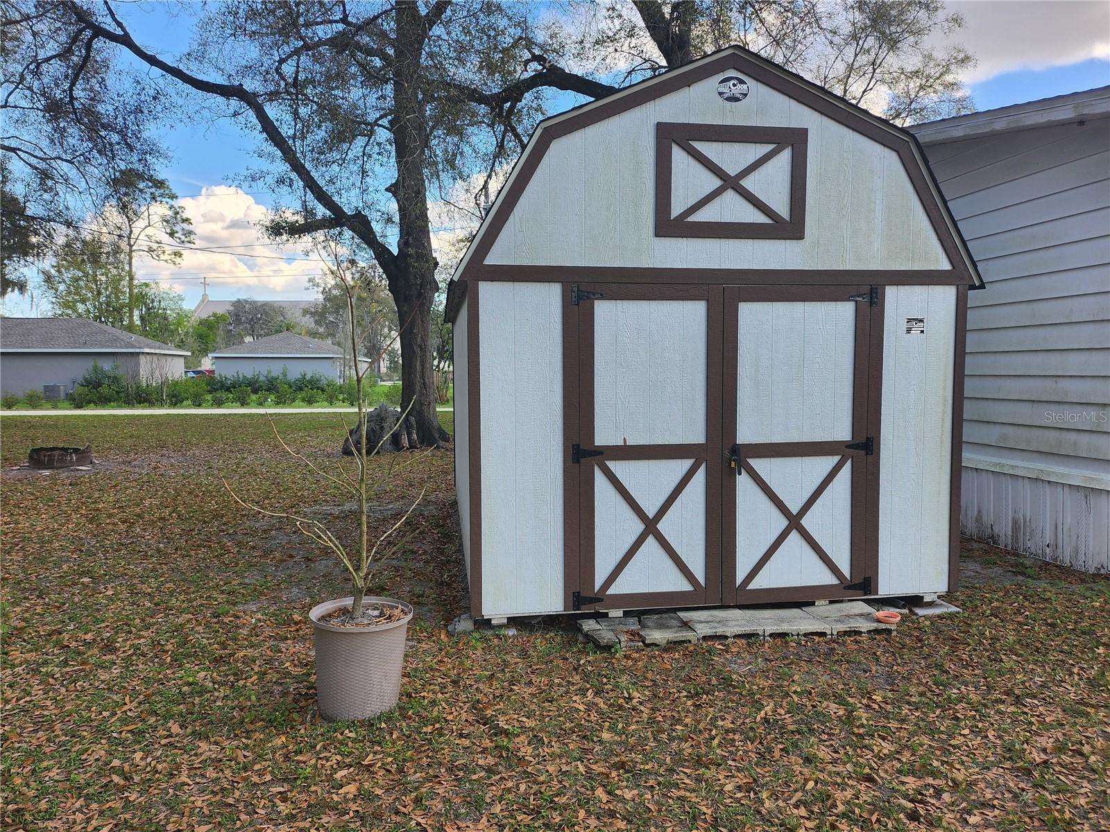 TWENTY-FOUR/THE TOWN/BELLEVIEW - Residential