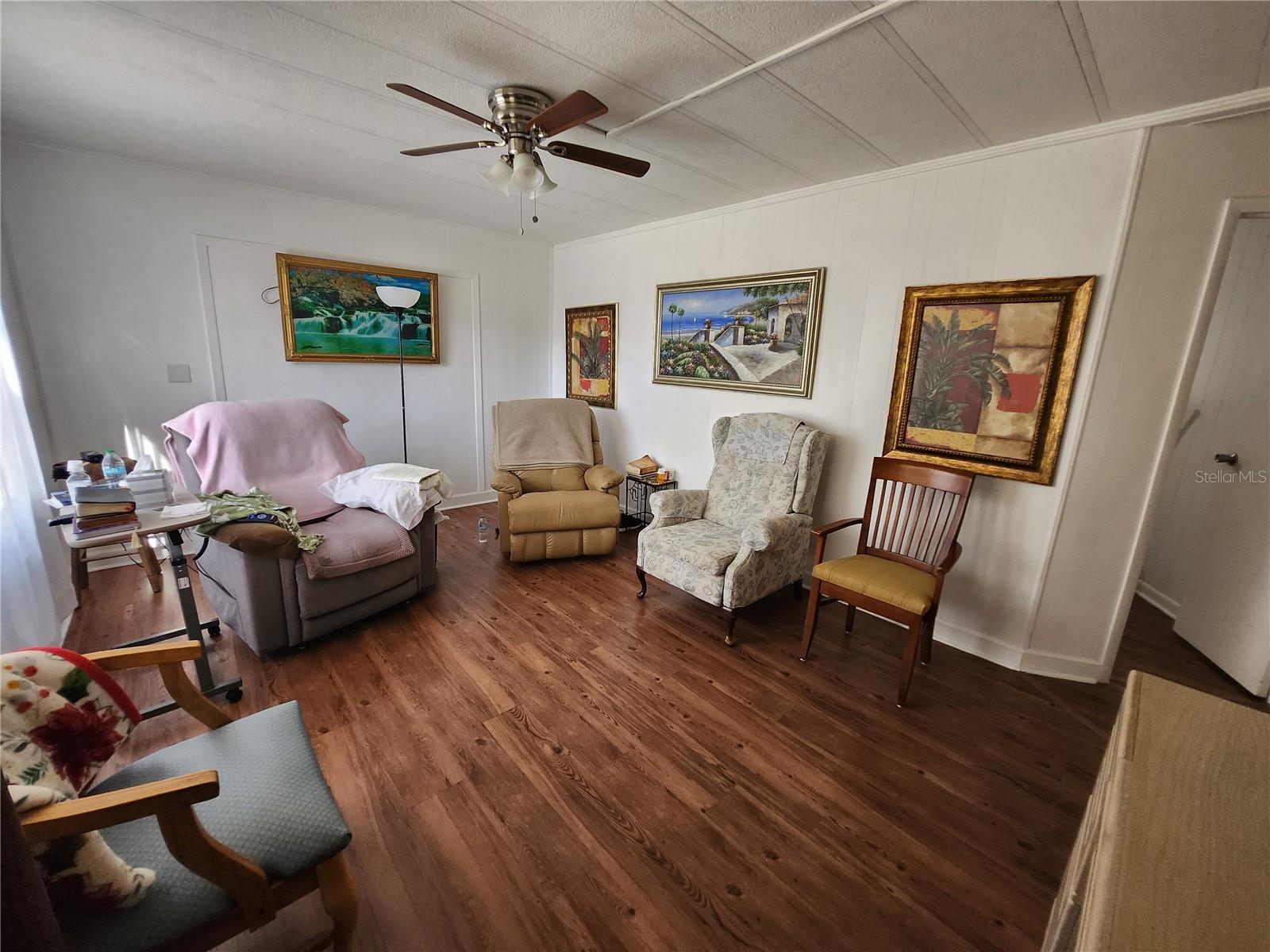 TWENTY-FOUR/THE TOWN/BELLEVIEW - Residential