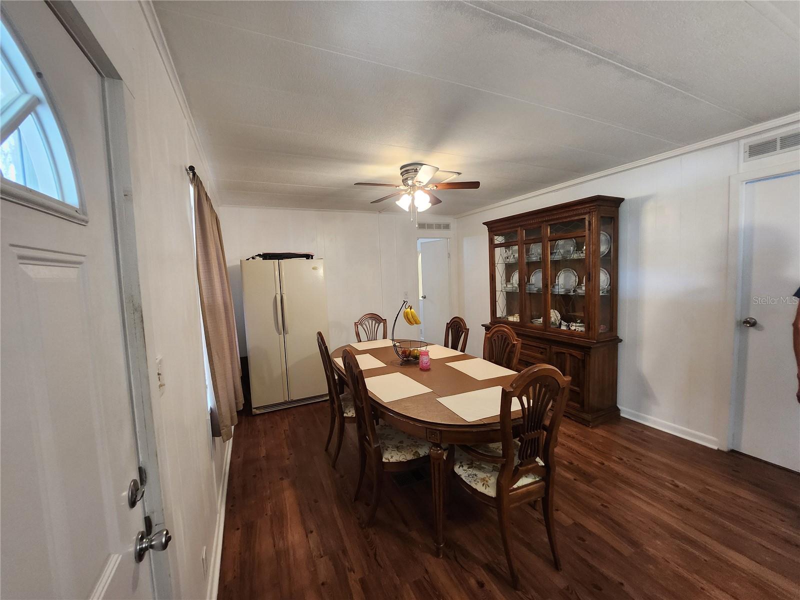 TWENTY-FOUR/THE TOWN/BELLEVIEW - Residential