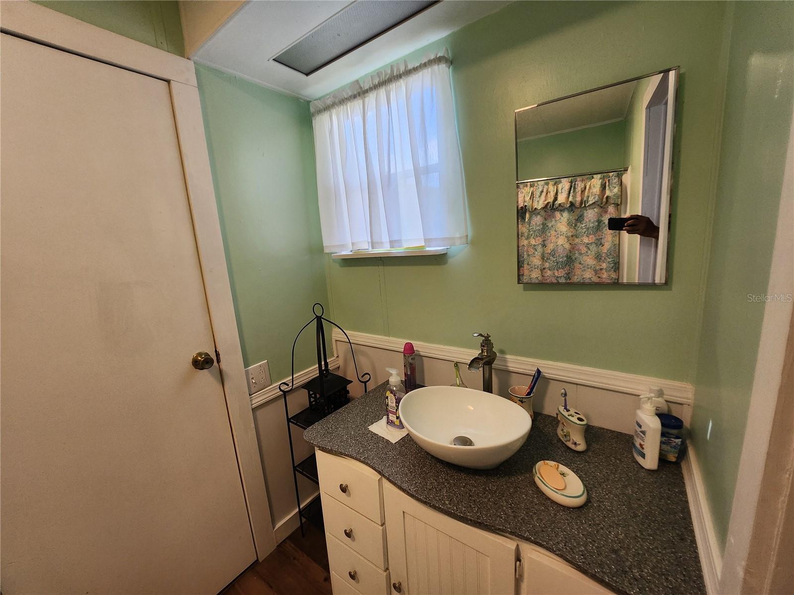 TWENTY-FOUR/THE TOWN/BELLEVIEW - Residential