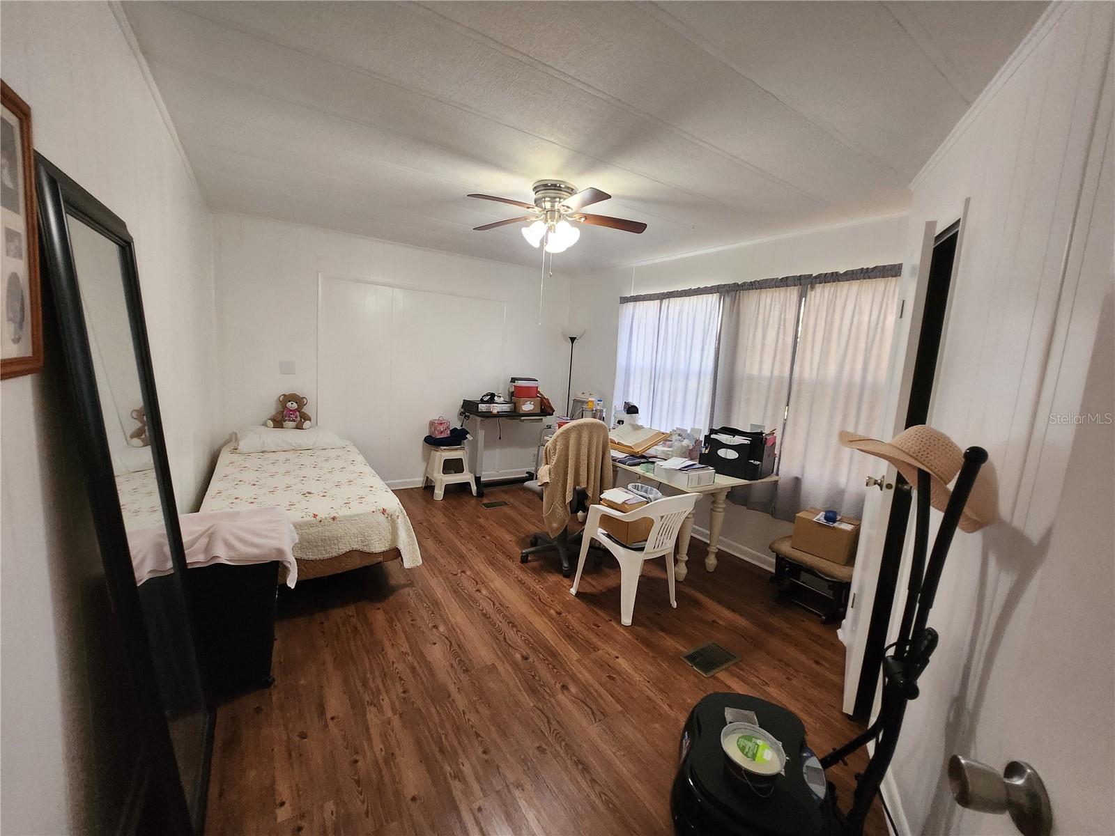 TWENTY-FOUR/THE TOWN/BELLEVIEW - Residential