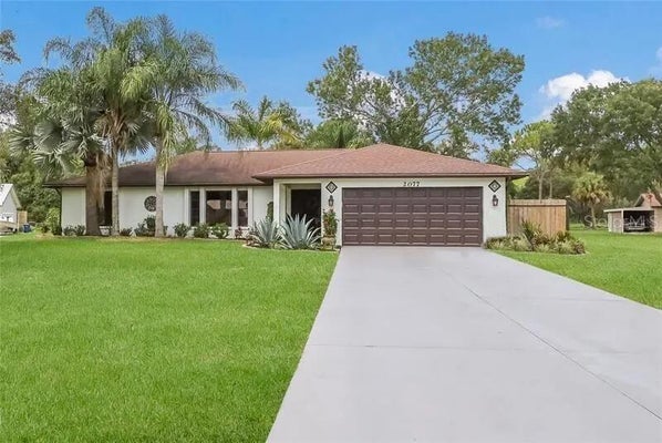 2077 RACIMO DR, SARASOTA, FL 34240 - Image e3ec2fc7d241355ee945bcf5bf9c1b16/267496148
