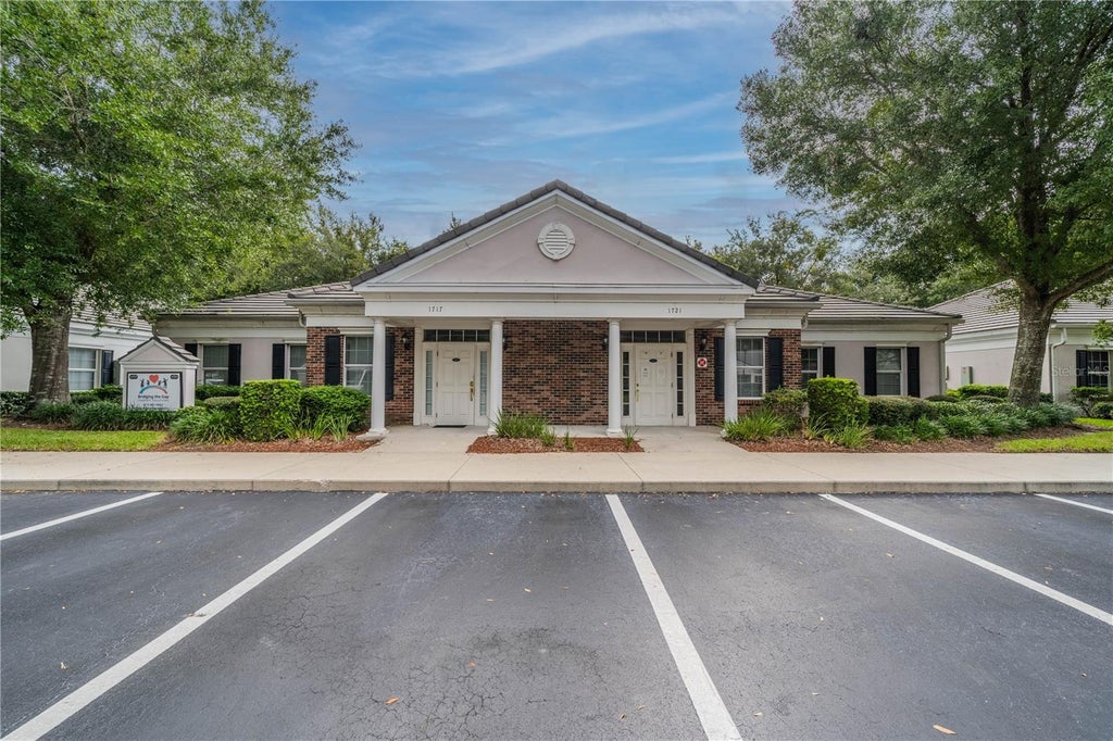 Photo of 1717 S Kings Avenue, Brandon, FL 33511 (MLS # TB8551781)