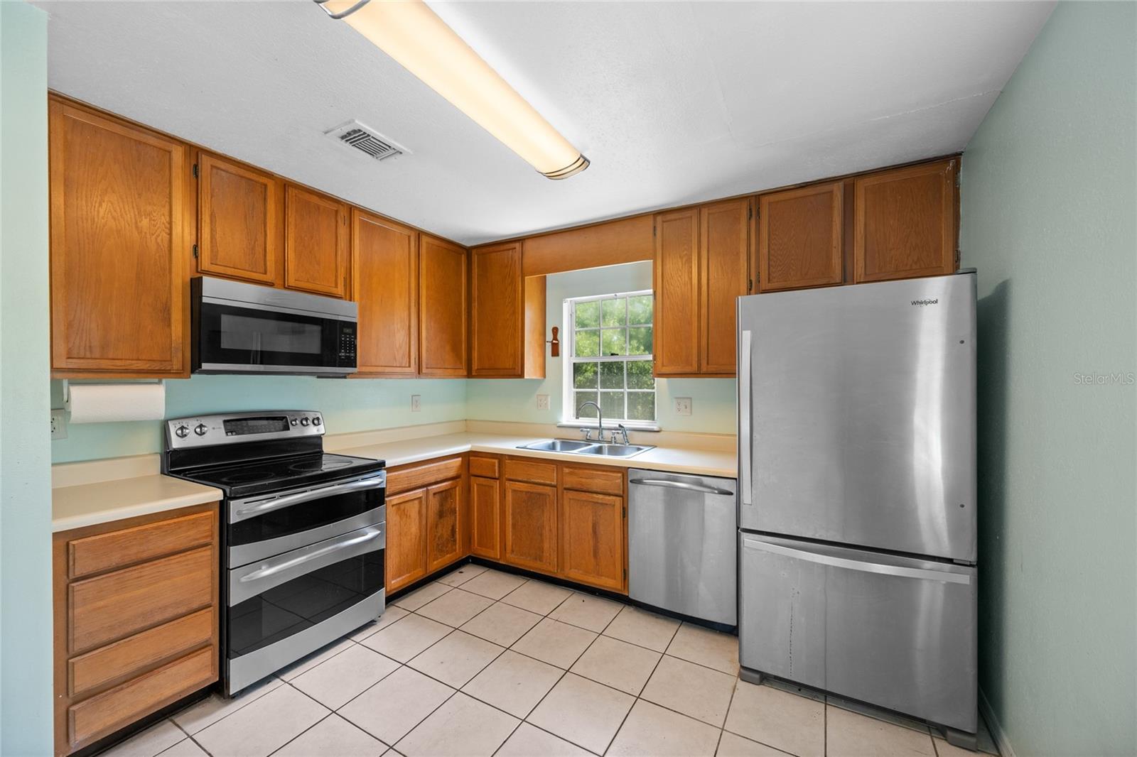 CLUBSIDE AT SABAL POINT A CONDO - Residential