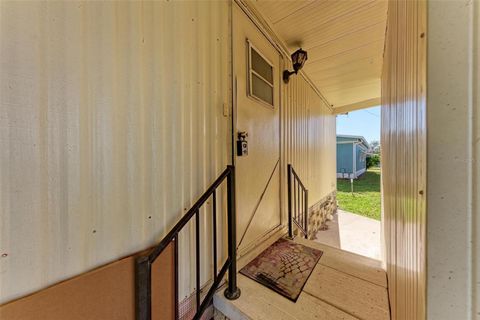 A home in PALMETTO