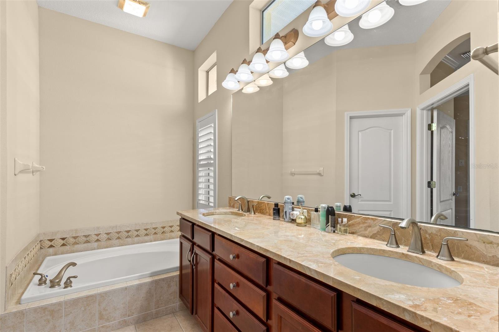 VILLAGES AT FOX HOLLOW PH 04 - Residential Lease