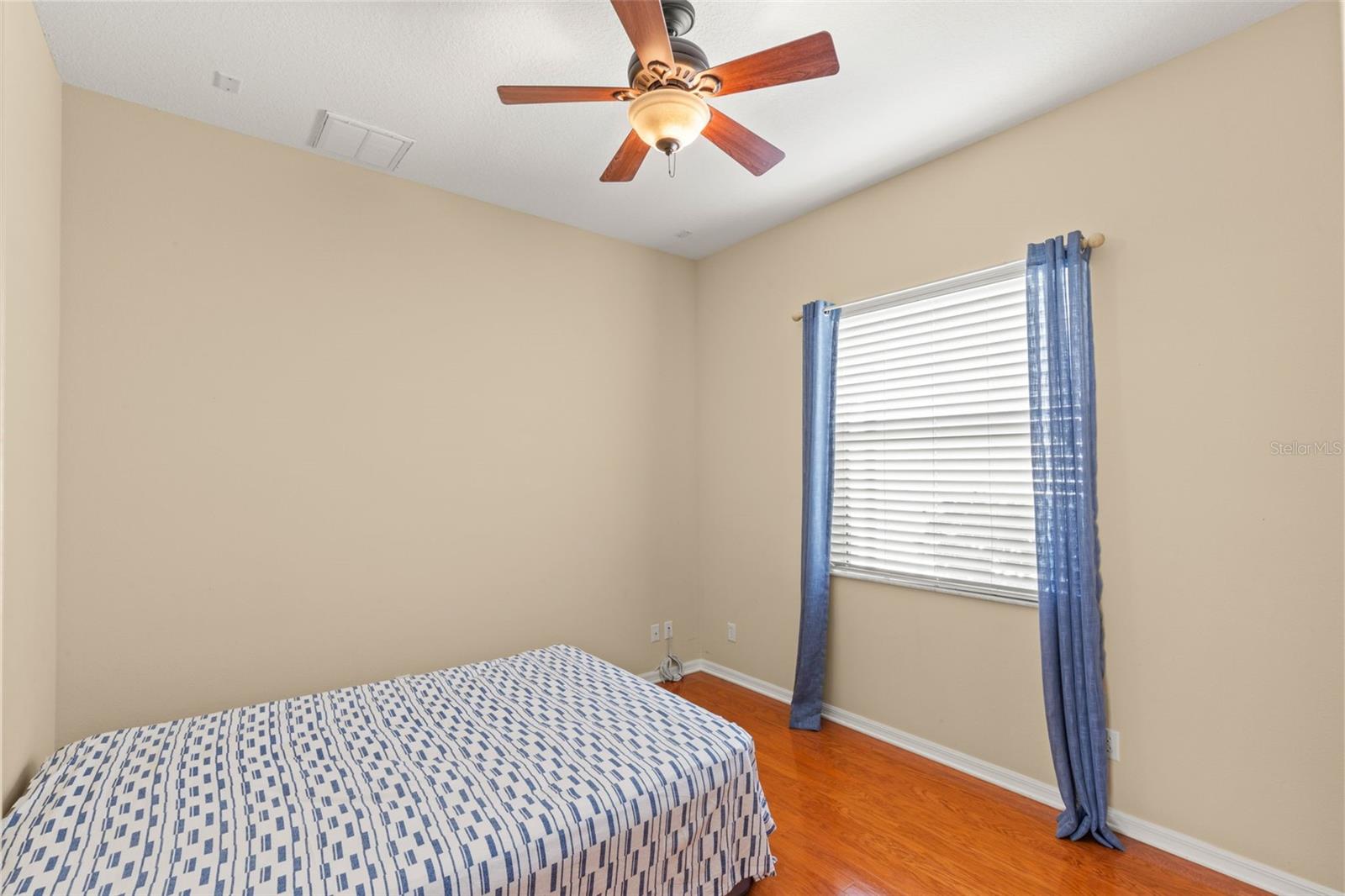 VILLAGES AT FOX HOLLOW PH 04 - Residential Lease